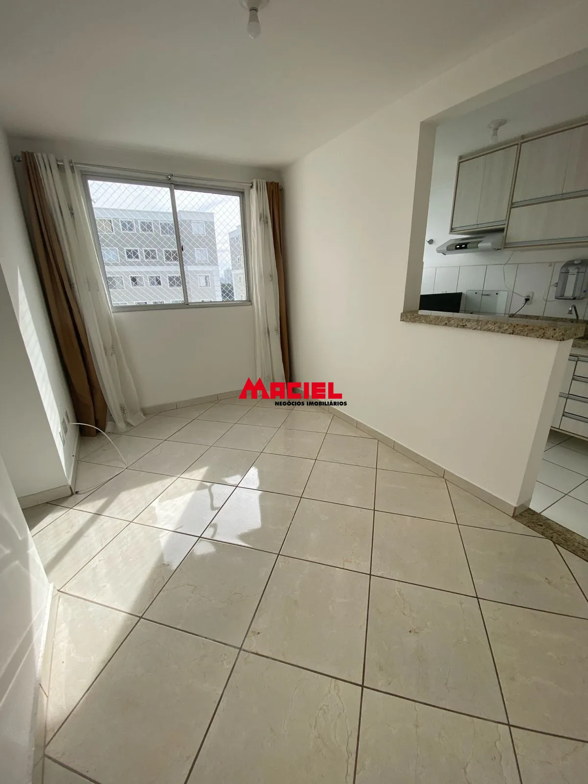 Alugar Apartamento / Padr&atilde;o em S&atilde;o Jos&eacute; dos Campos R$ 2.200,00 - Foto 2