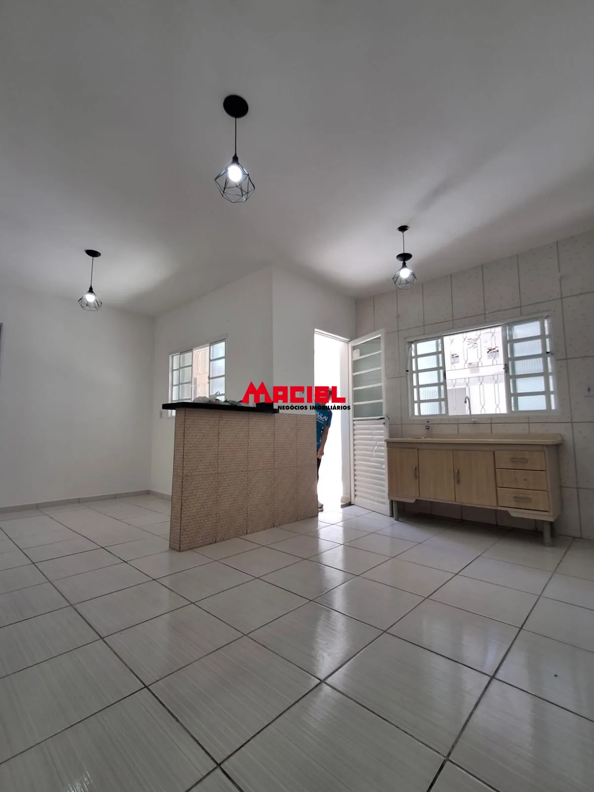 Alugar Casa / Padr&atilde;o em S&atilde;o Jos&eacute; dos Campos R$ 1.500,00 - Foto 4