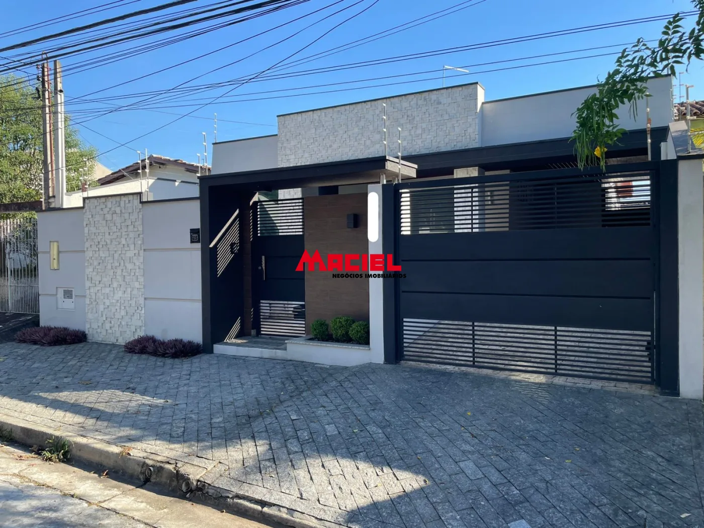 Alugar Casa / Padr&atilde;o em S&atilde;o Jos&eacute; dos Campos R$ 4.700,00 - Foto 2