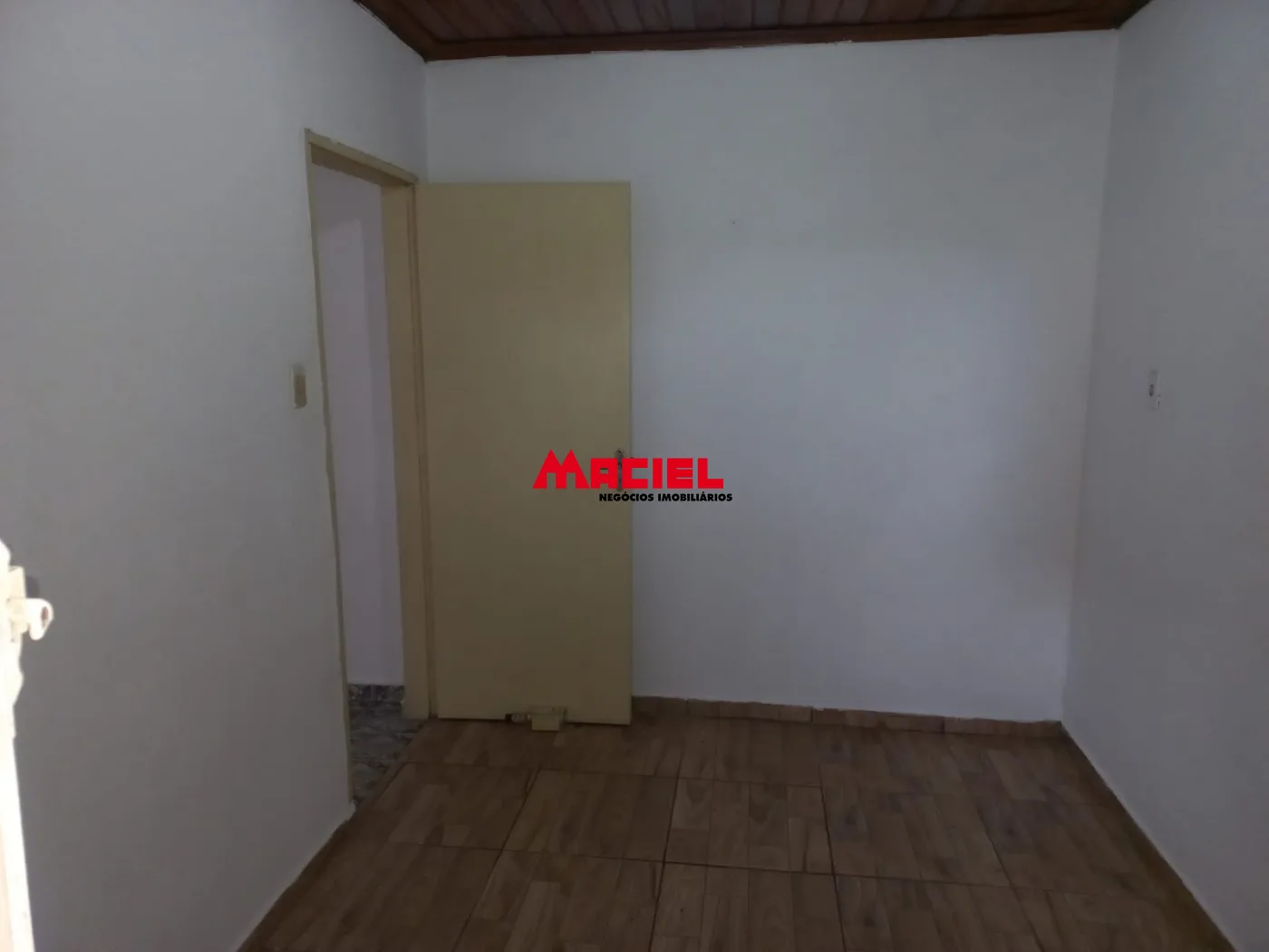 Alugar Casa / Ed&iacute;cula em S&atilde;o Jos&eacute; dos Campos R$ 1.100,00 - Foto 1