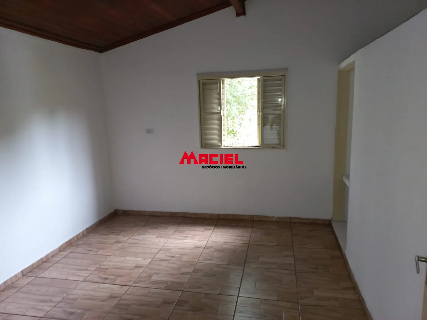 Alugar Casa / Ed&iacute;cula em S&atilde;o Jos&eacute; dos Campos R$ 1.100,00 - Foto 3