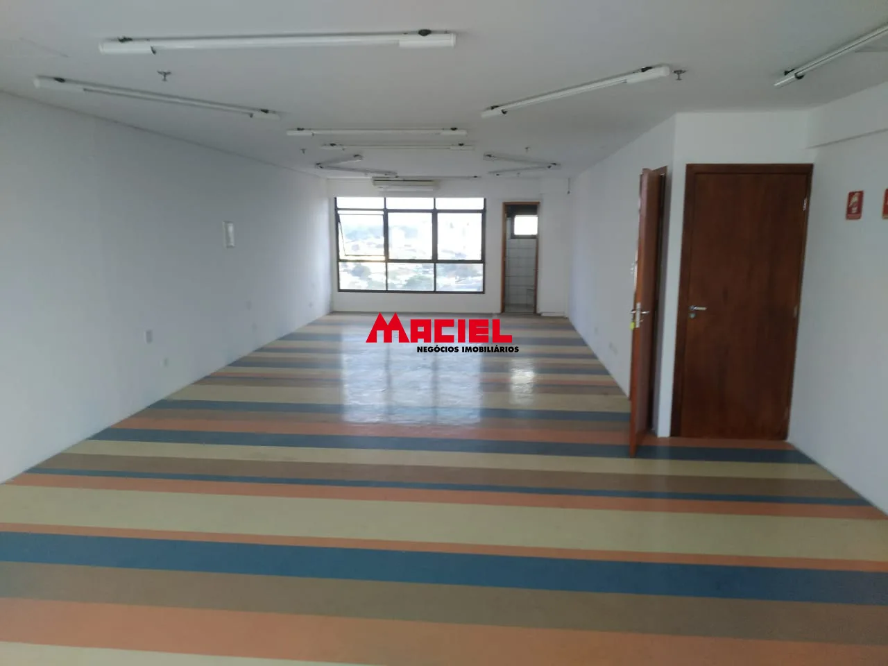 Comprar Comercial / Sal&atilde;o em Condom&iacute;nio em S&atilde;o Jos&eacute; dos Campos R$ 500.000,00 - Foto 1