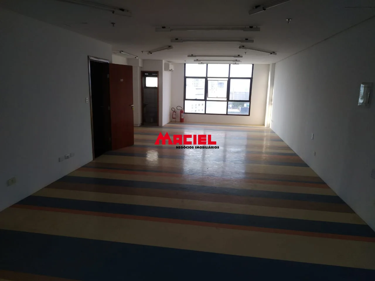 Comprar Comercial / Sal&atilde;o em Condom&iacute;nio em S&atilde;o Jos&eacute; dos Campos R$ 500.000,00 - Foto 2