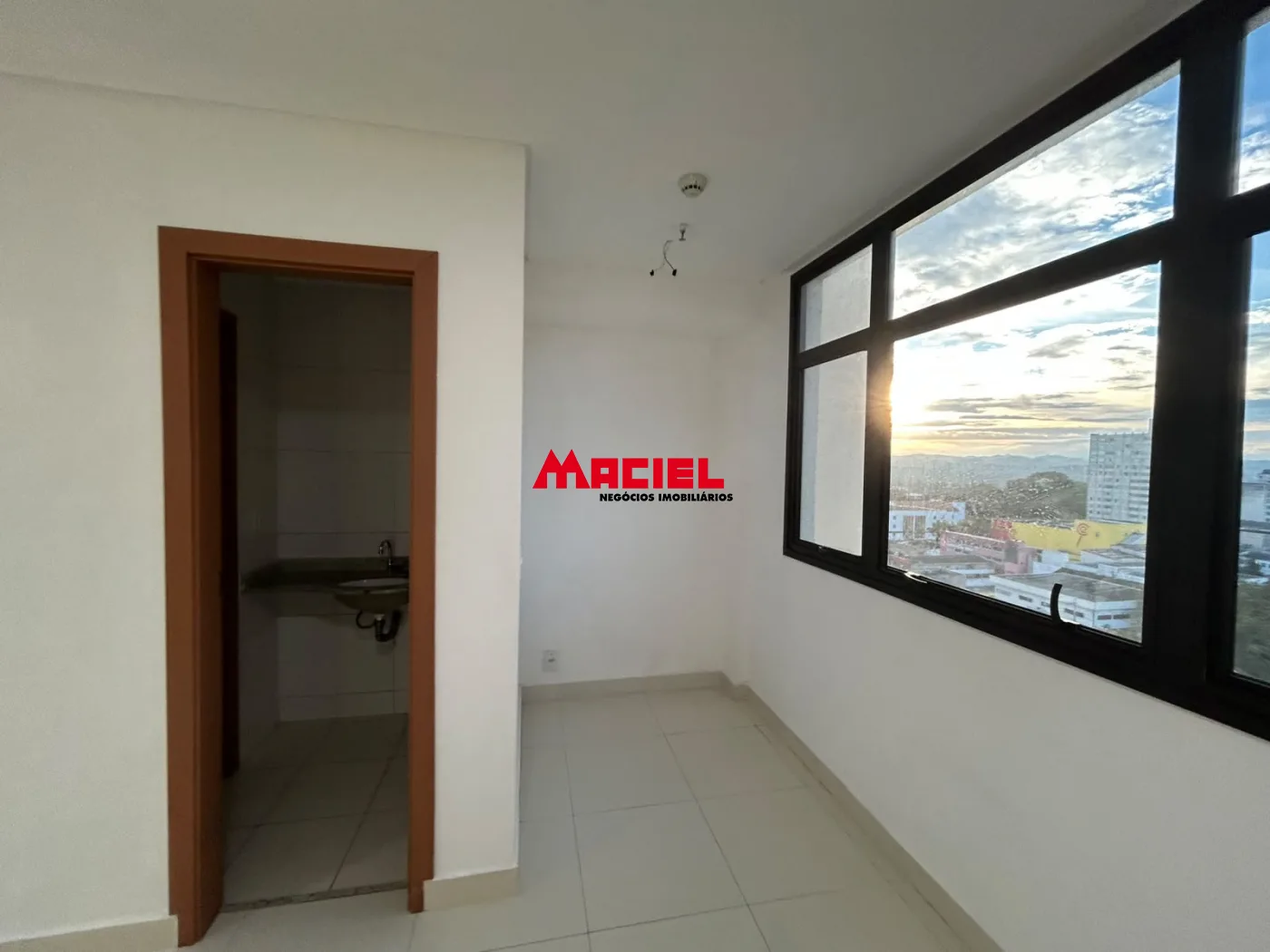 Comprar Comercial / Sal&atilde;o em Condom&iacute;nio em S&atilde;o Jos&eacute; dos Campos R$ 360.000,00 - Foto 1