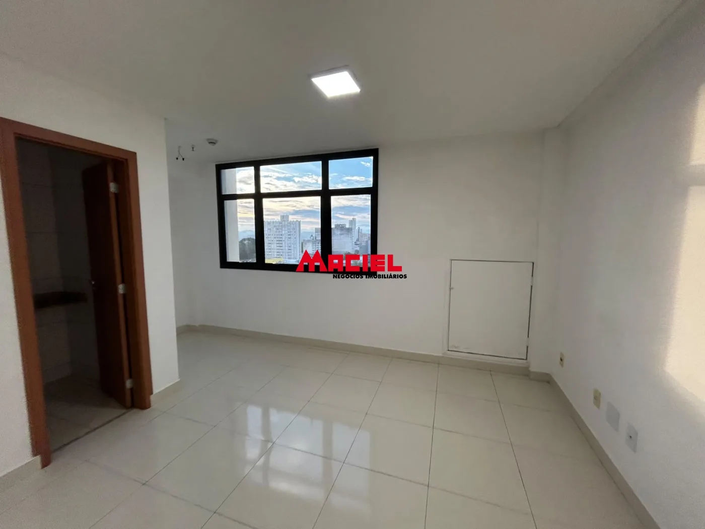 Comprar Comercial / Sal&atilde;o em Condom&iacute;nio em S&atilde;o Jos&eacute; dos Campos R$ 360.000,00 - Foto 6
