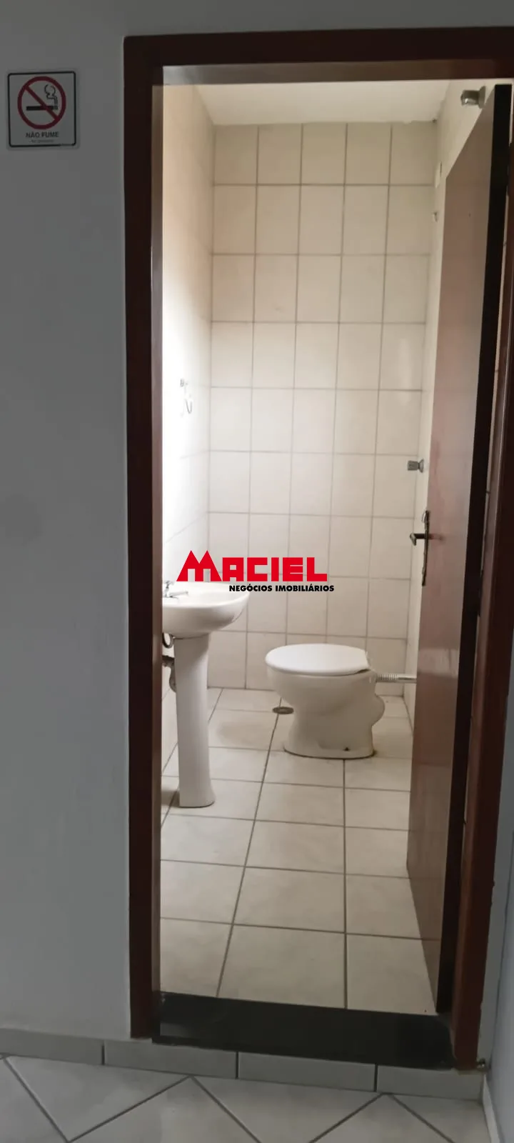 Alugar Comercial / Sala em S&atilde;o Jos&eacute; dos Campos R$ 1.200,00 - Foto 3