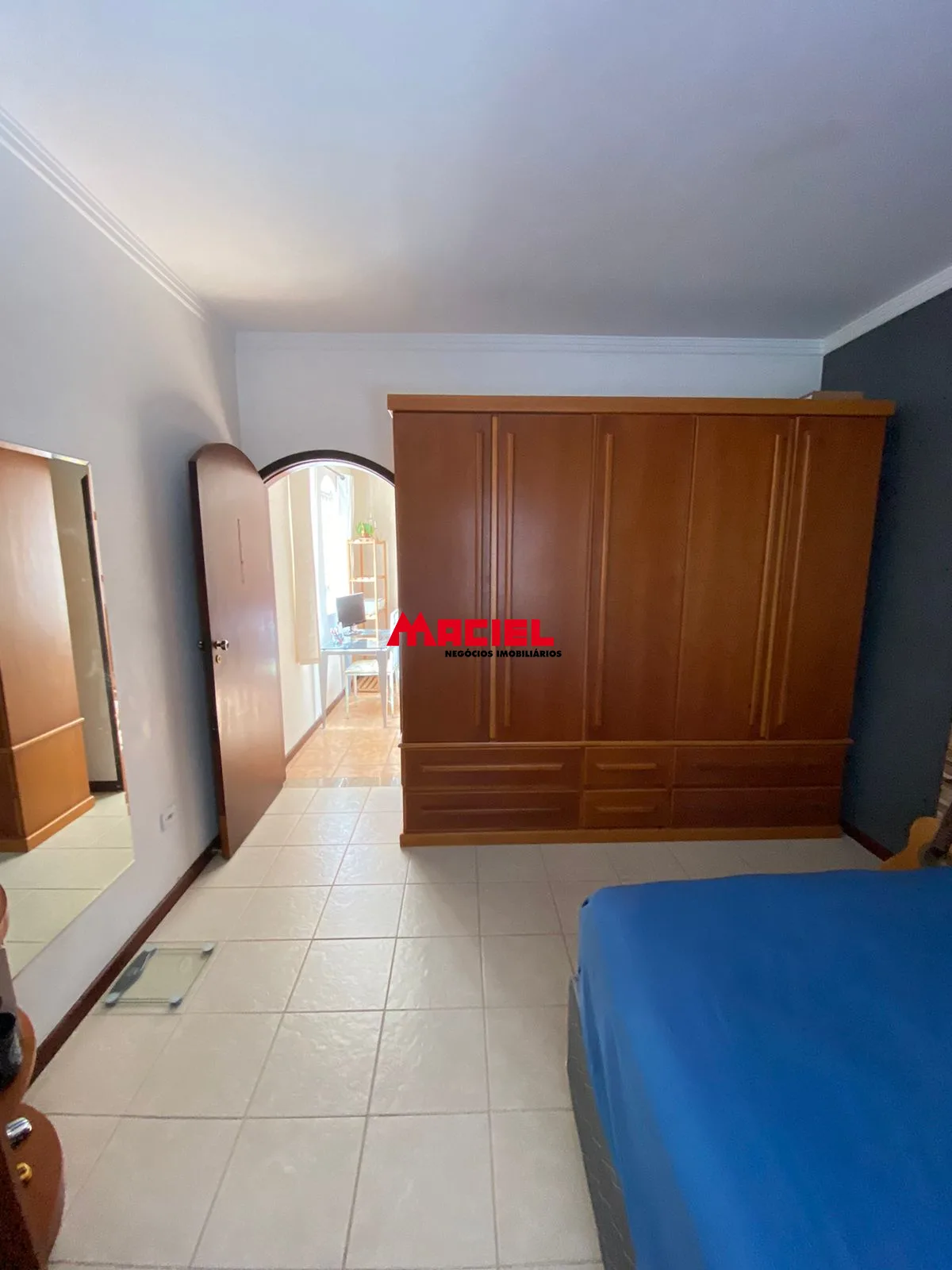 Alugar Casa / Sobrado em S&atilde;o Jos&eacute; dos Campos R$ 3.300,00 - Foto 4
