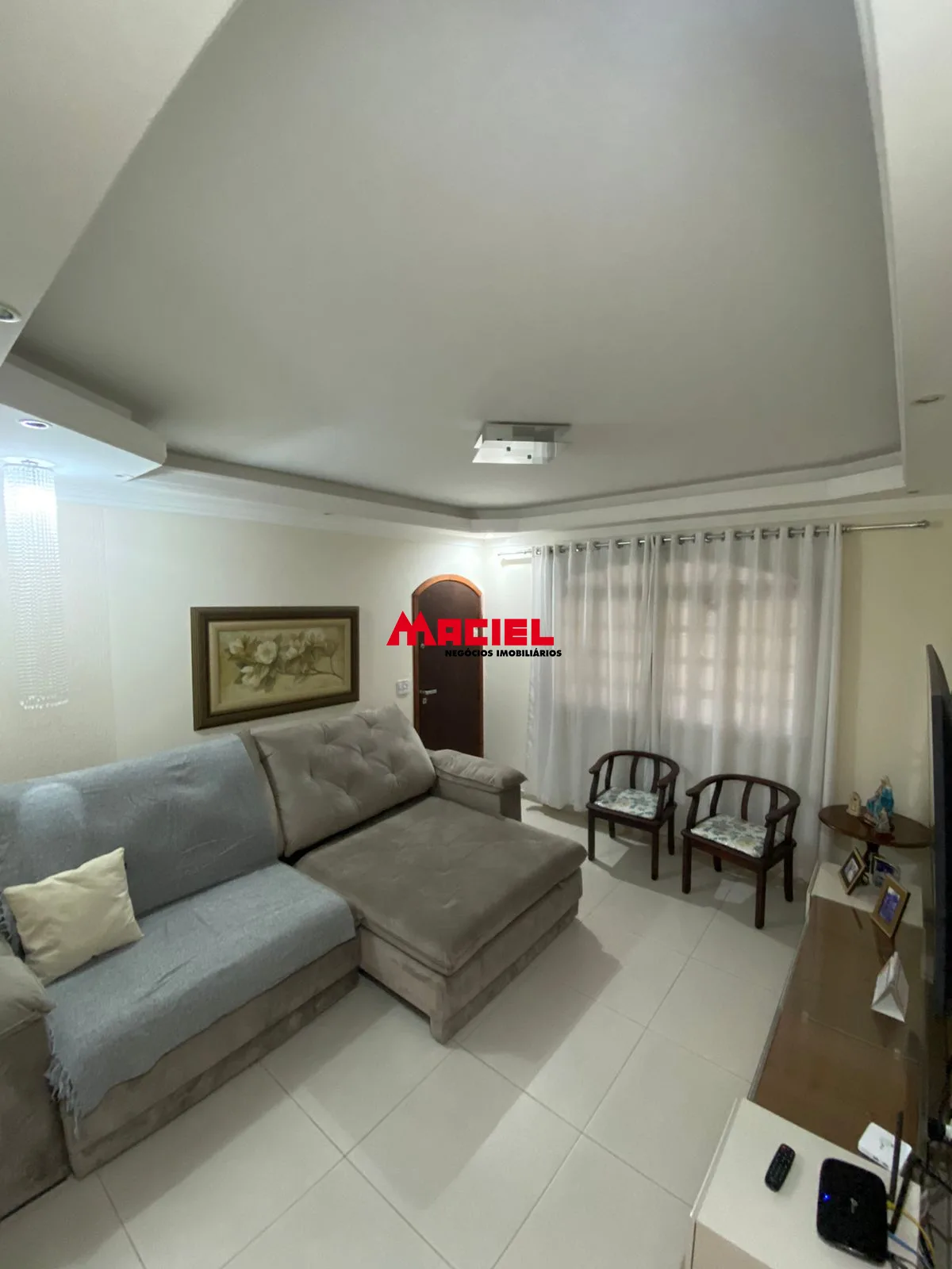 Alugar Casa / Sobrado em S&atilde;o Jos&eacute; dos Campos R$ 3.300,00 - Foto 2