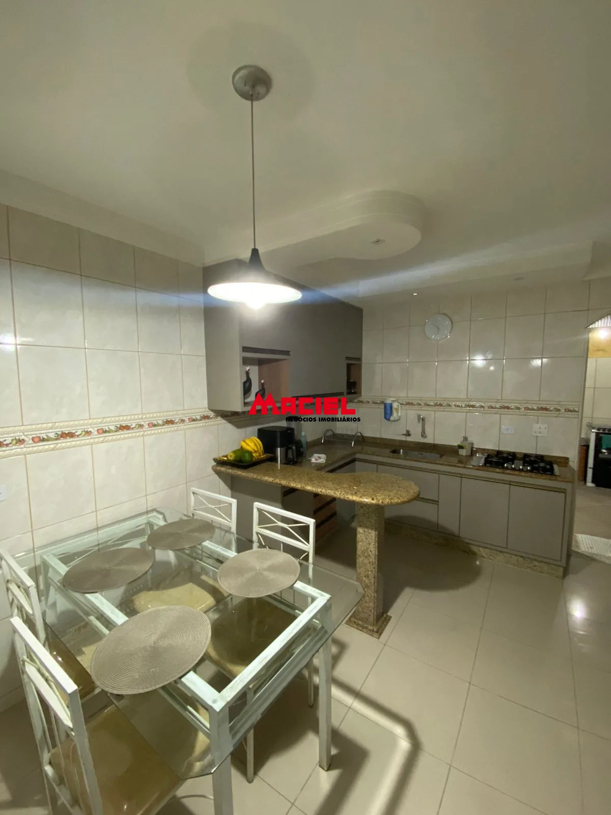 Alugar Casa / Sobrado em S&atilde;o Jos&eacute; dos Campos R$ 3.300,00 - Foto 14