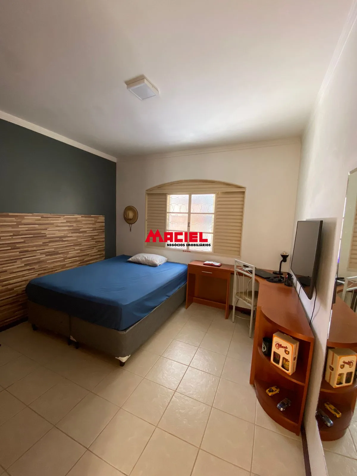 Alugar Casa / Sobrado em S&atilde;o Jos&eacute; dos Campos R$ 3.300,00 - Foto 16
