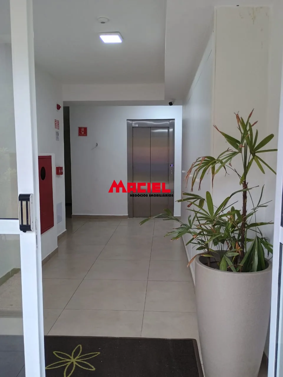 Alugar Apartamento / Padr&atilde;o em S&atilde;o Jos&eacute; dos Campos R$ 1.350,00 - Foto 4