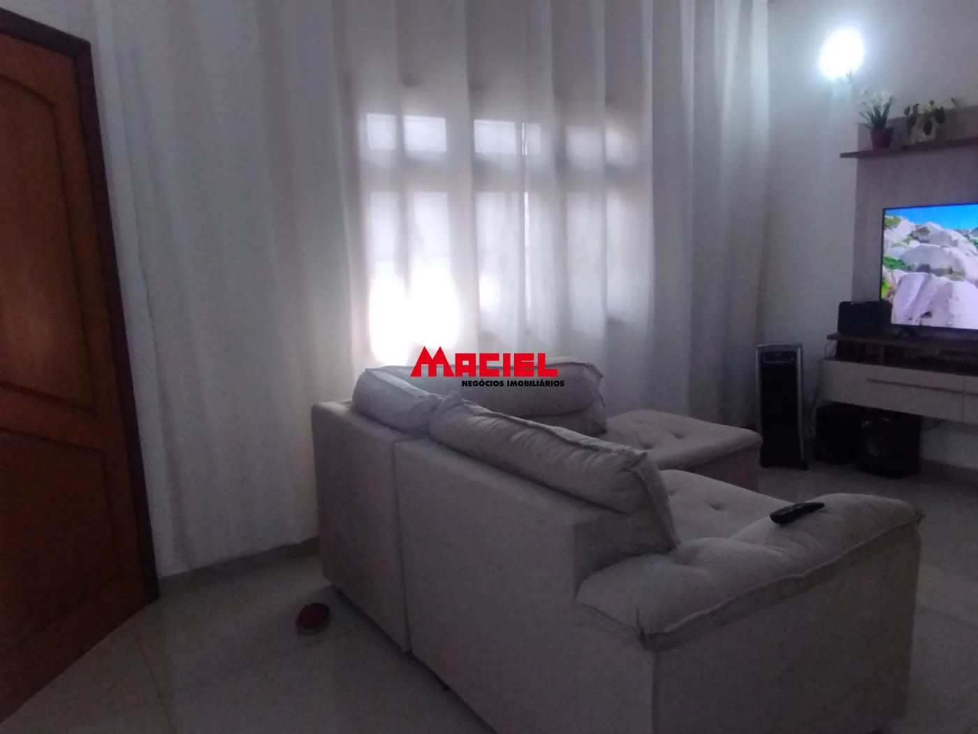 Comprar Casa / Sobrado em S&atilde;o Jos&eacute; dos Campos R$ 1.200.000,00 - Foto 2