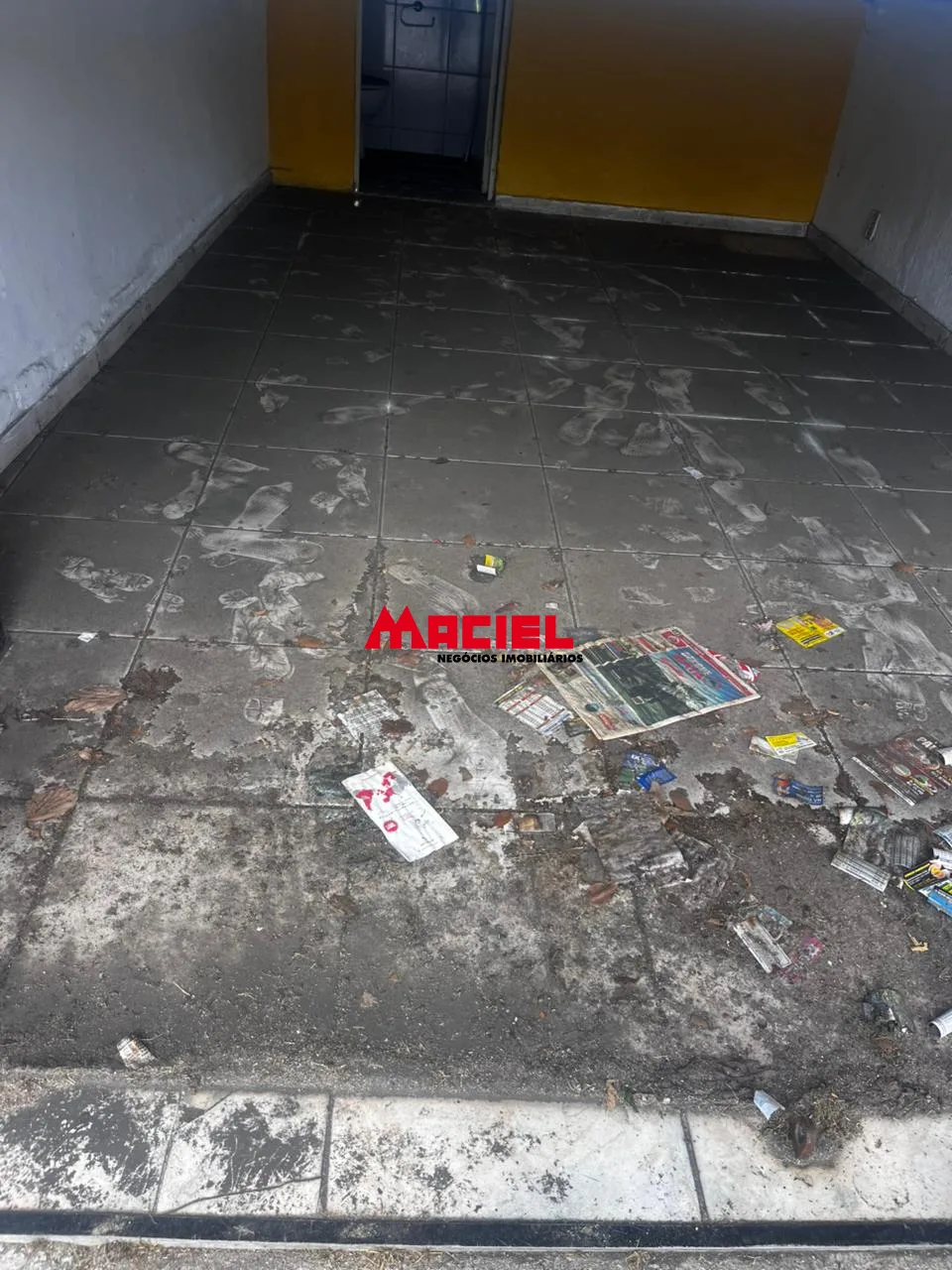 Alugar Comercial / Ponto Comercial em S&atilde;o Jos&eacute; dos Campos R$ 1.150,00 - Foto 4