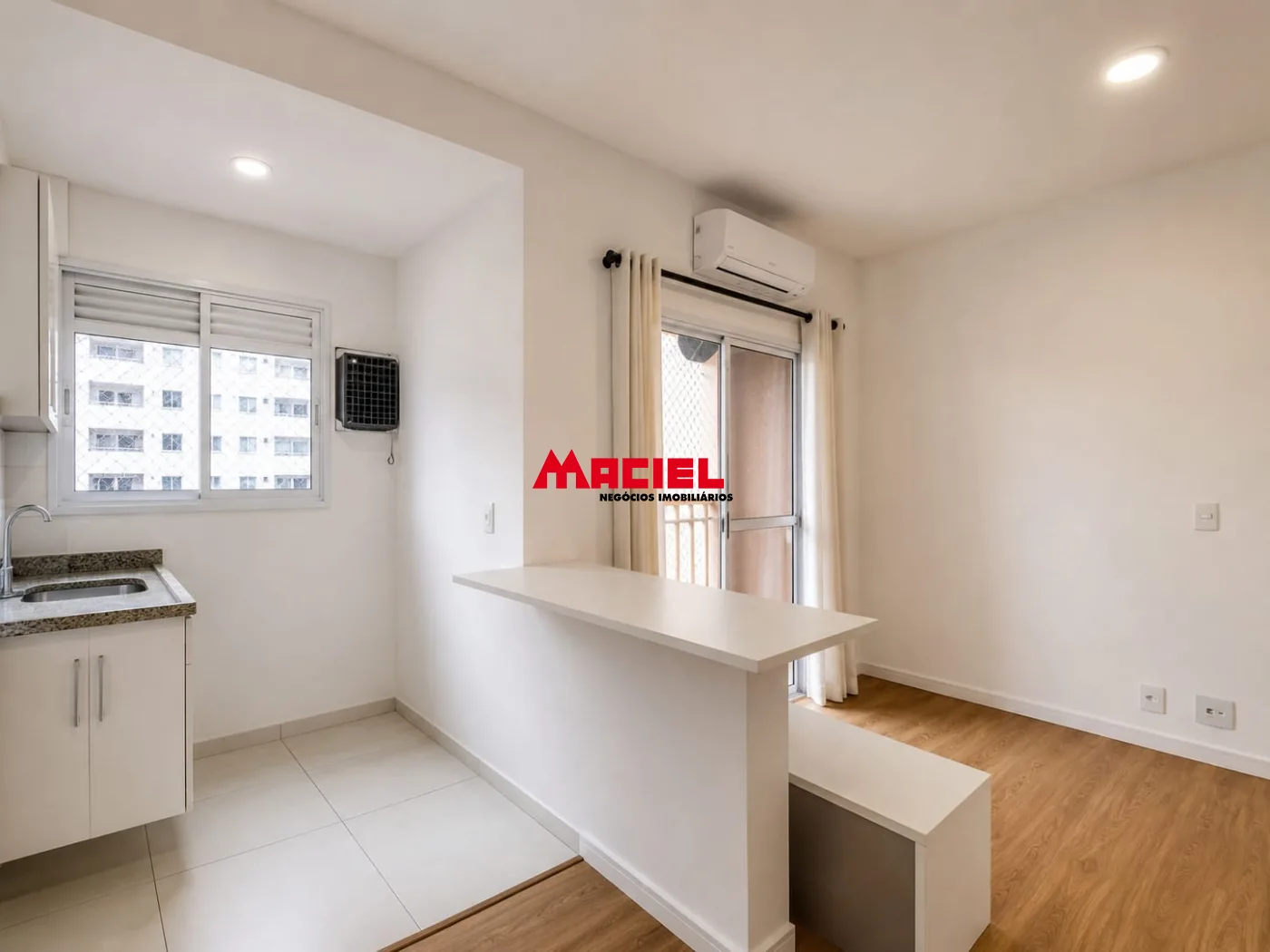 Alugar Apartamento / Padr&atilde;o em S&atilde;o Jos&eacute; dos Campos R$ 3.550,00 - Foto 1