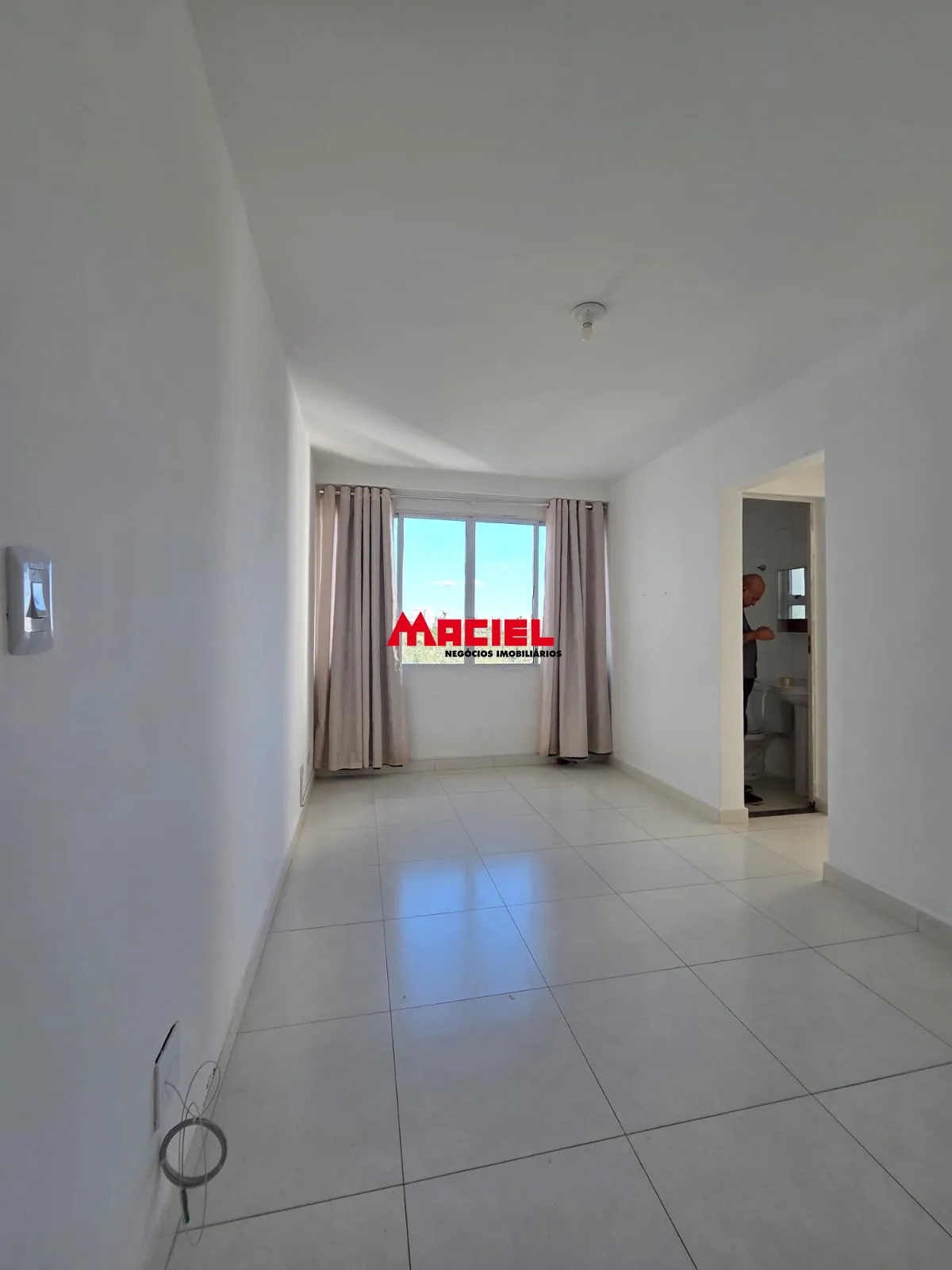 Alugar Apartamento / Padr&atilde;o em S&atilde;o Jos&eacute; dos Campos R$ 1.500,00 - Foto 9