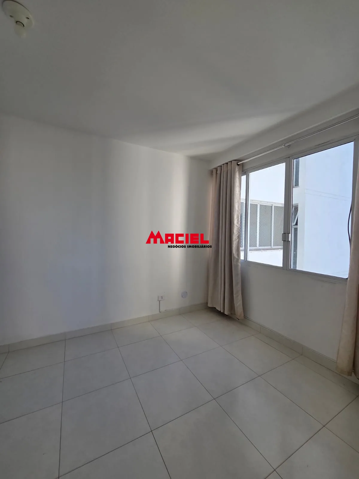 Alugar Apartamento / Padr&atilde;o em S&atilde;o Jos&eacute; dos Campos R$ 1.500,00 - Foto 11