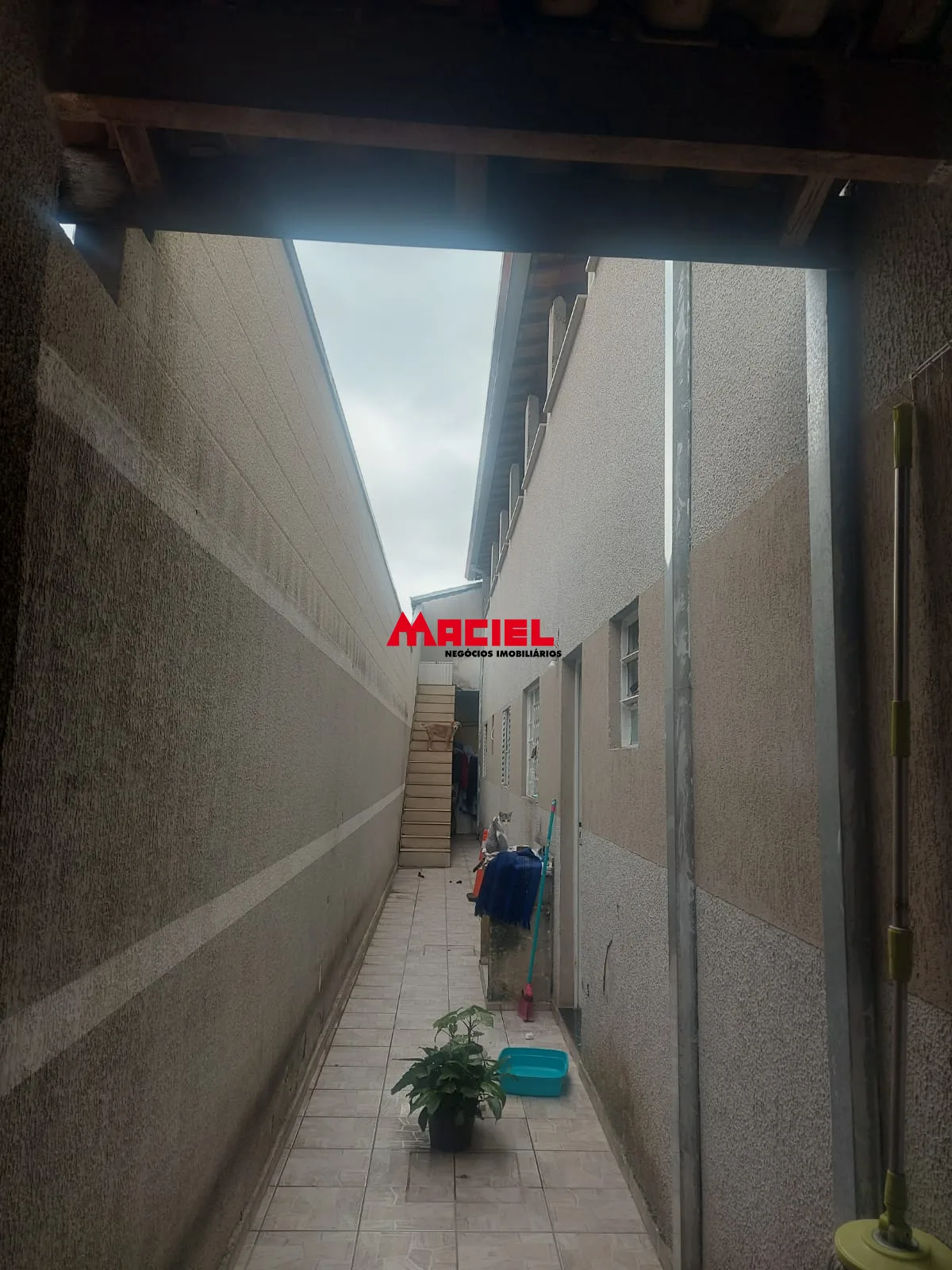 Comprar Casa / Padr&atilde;o em S&atilde;o Jos&eacute; dos Campos R$ 430.000,00 - Foto 1