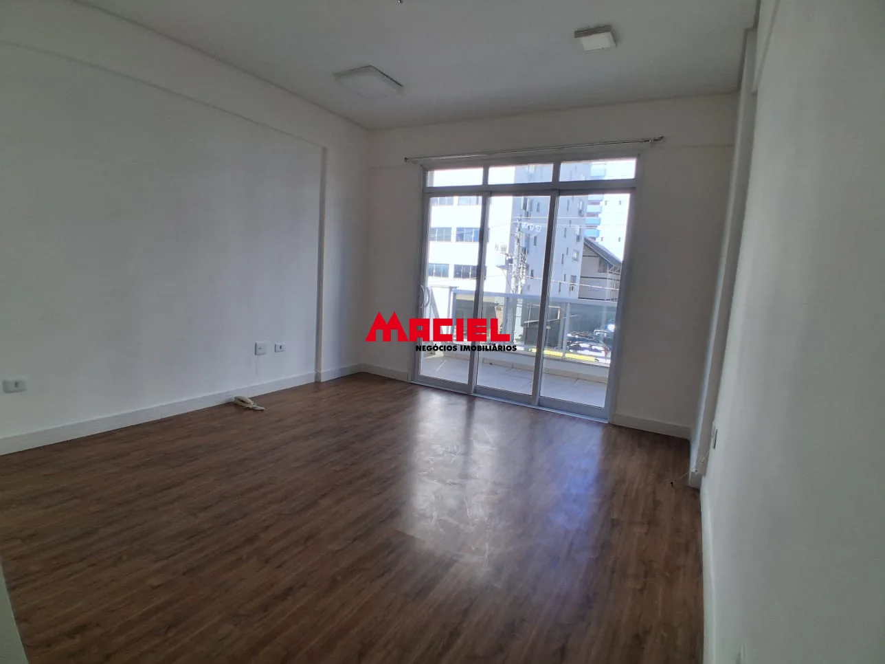 Comprar Comercial / Sala em S&atilde;o Jos&eacute; dos Campos R$ 335.000,00 - Foto 7