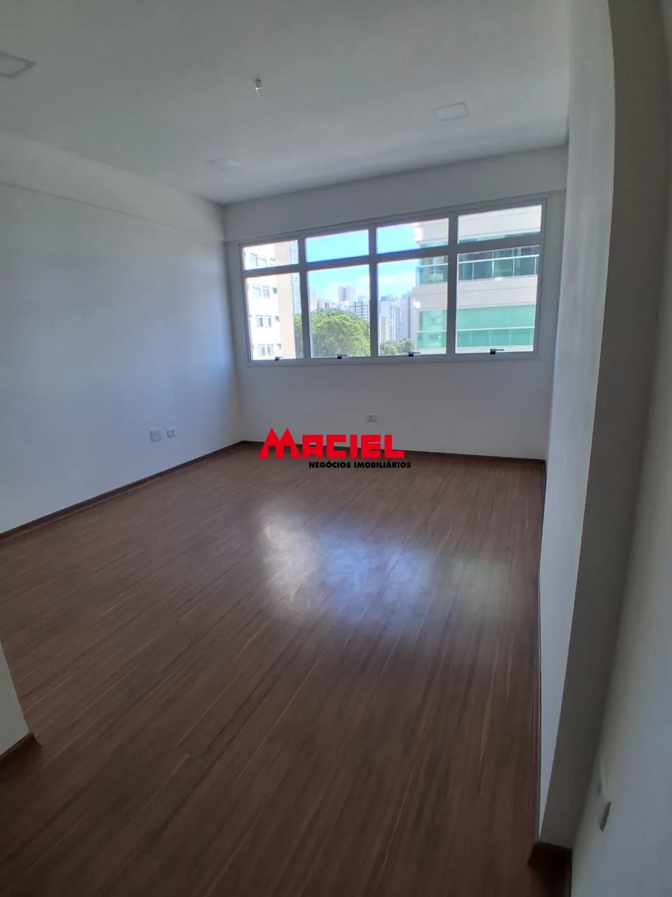 Comprar Comercial / Sala em S&atilde;o Jos&eacute; dos Campos R$ 335.000,00 - Foto 4