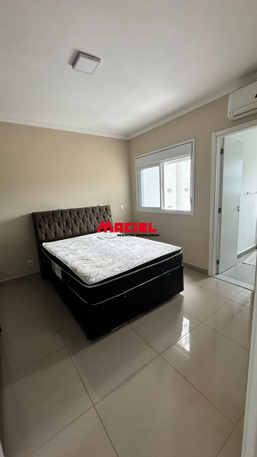 Alugar Apartamento / Padr&atilde;o em S&atilde;o Jos&eacute; dos Campos R$ 3.850,00 - Foto 3