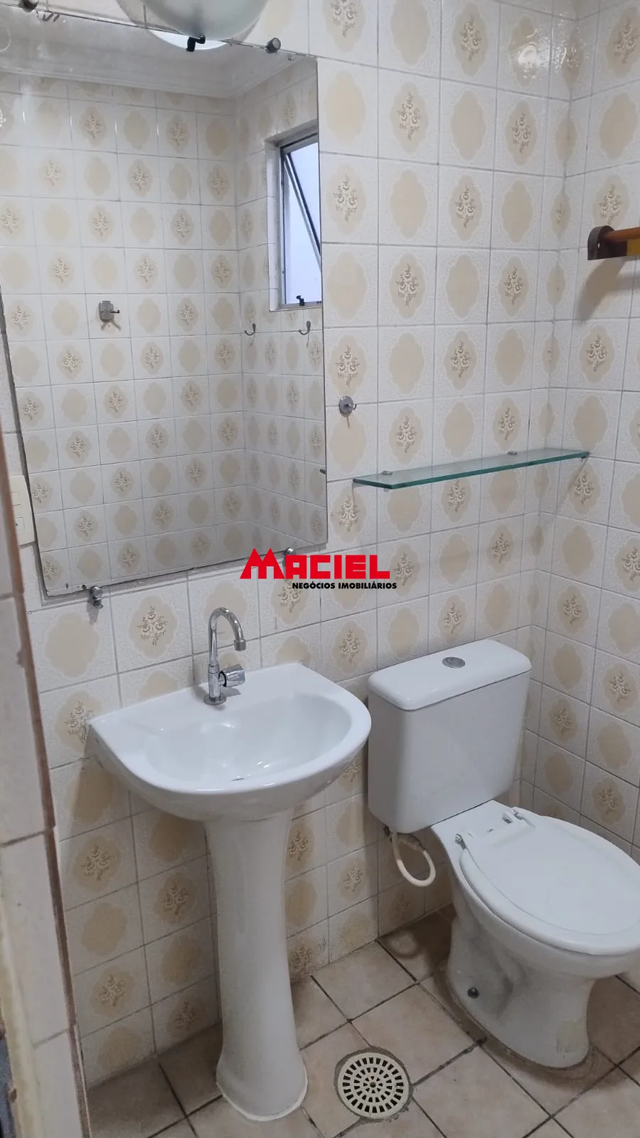 Alugar Apartamento / Padr&atilde;o em S&atilde;o Jos&eacute; dos Campos R$ 2.000,00 - Foto 4