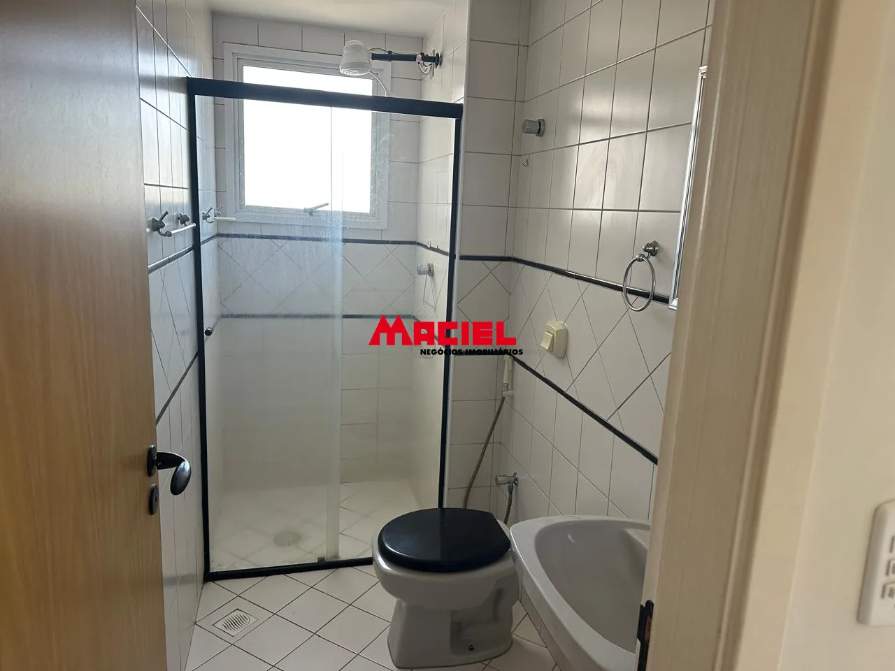 Alugar Apartamento / Padr&atilde;o em S&atilde;o Jos&eacute; dos Campos R$ 3.200,00 - Foto 8