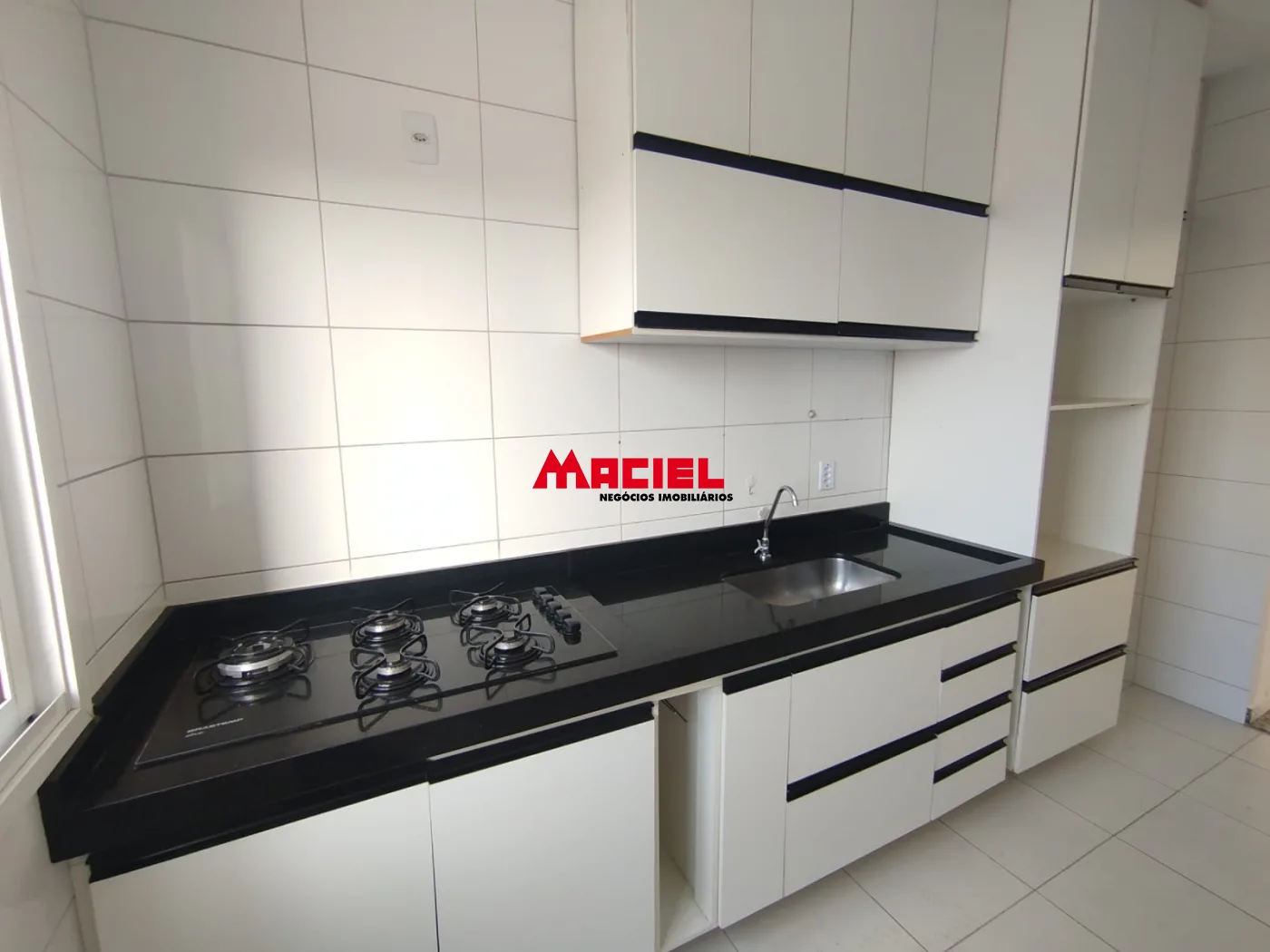 Alugar Apartamento / Padr&atilde;o em S&atilde;o Jos&eacute; dos Campos R$ 2.200,00 - Foto 4