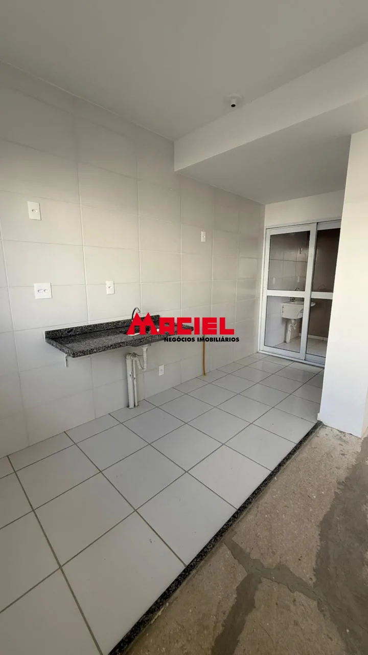 Alugar Casa / Condom&iacute;nio em S&atilde;o Jos&eacute; dos Campos R$ 1.700,00 - Foto 5