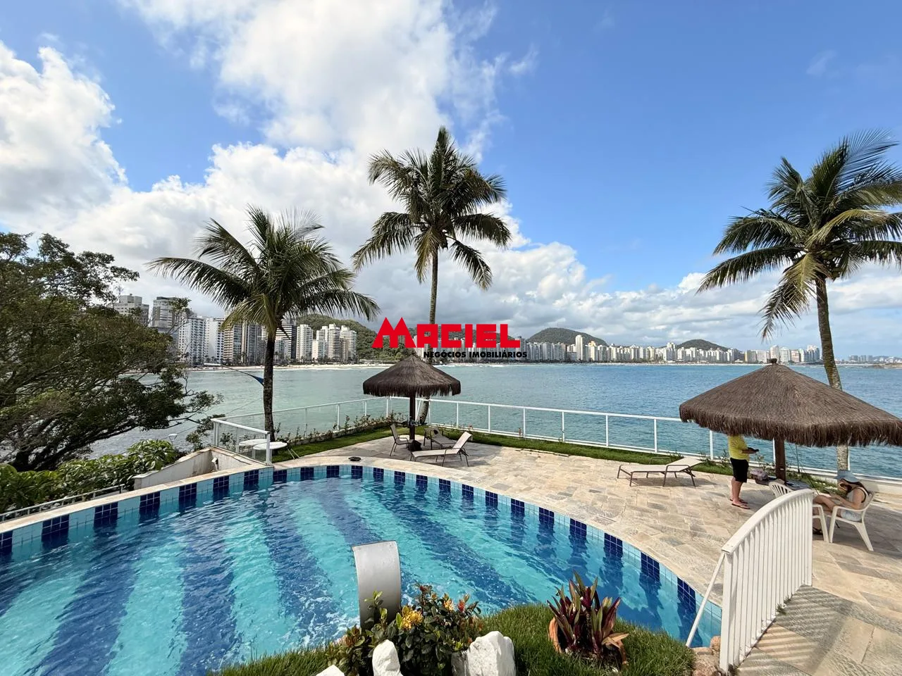Comprar Apartamento / Padr&atilde;o em Guaruj&aacute; R$ 1.300.000,00 - Foto 1