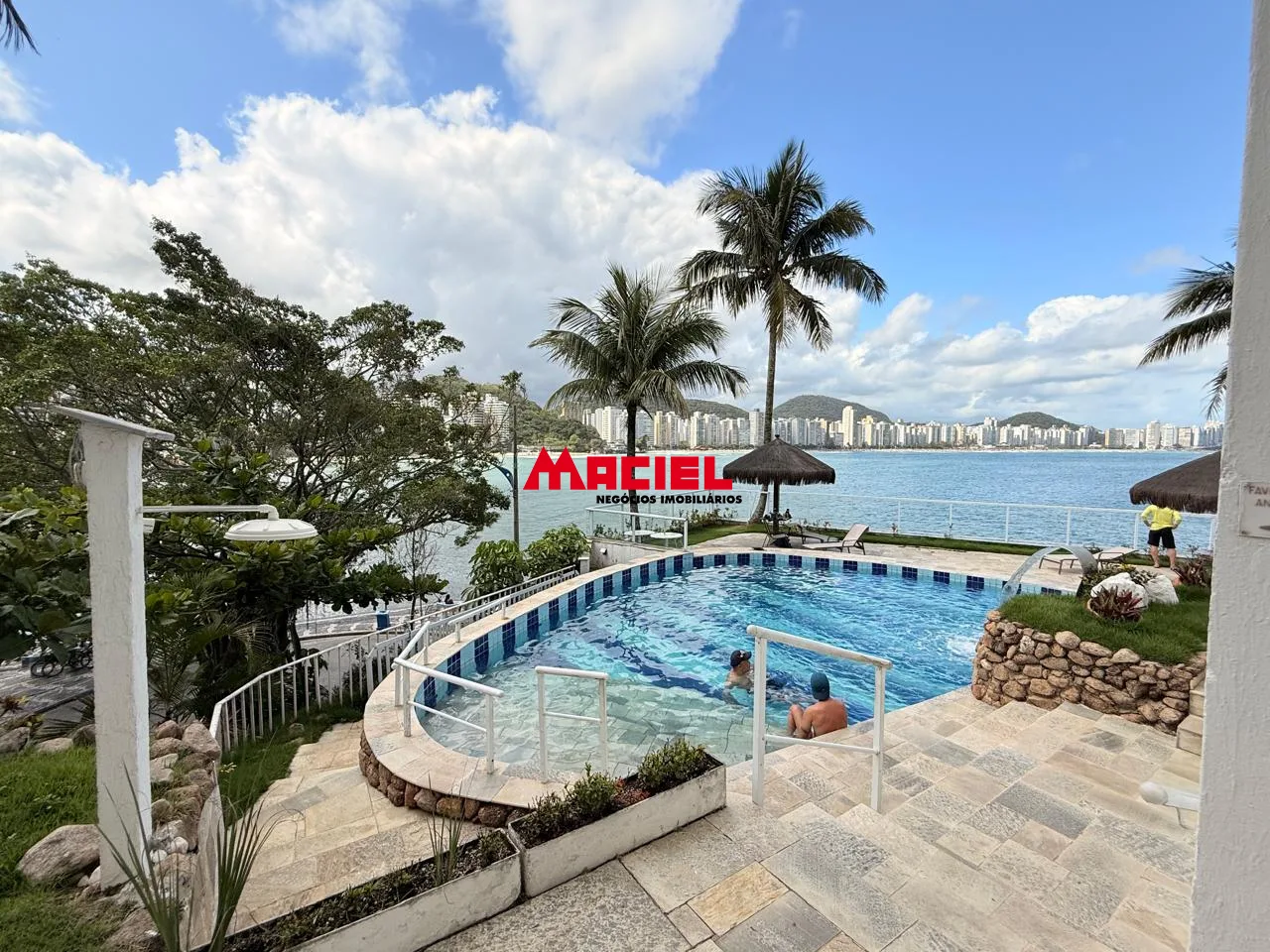 Comprar Apartamento / Padr&atilde;o em Guaruj&aacute; R$ 1.300.000,00 - Foto 18