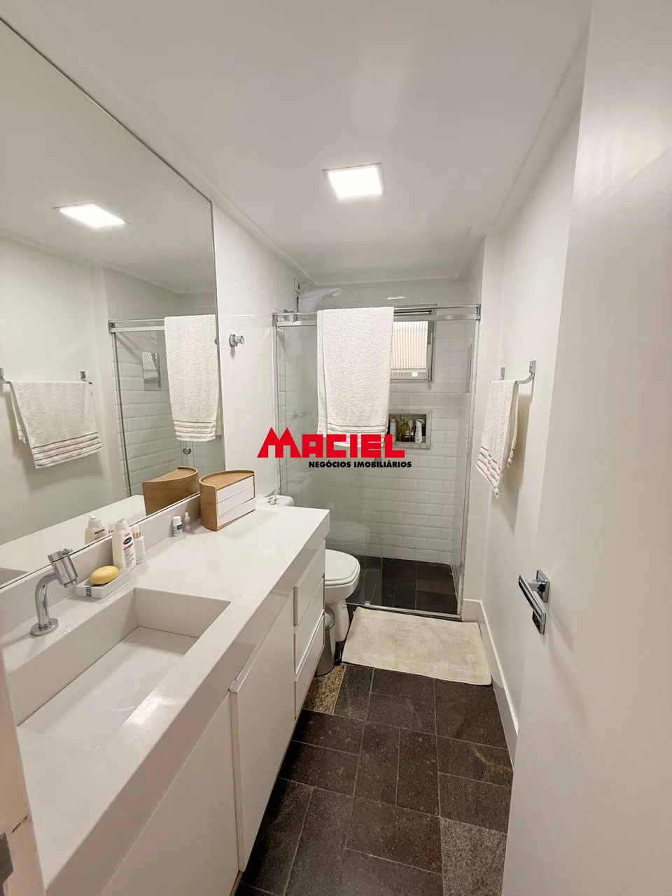 Comprar Apartamento / Padr&atilde;o em Guaruj&aacute; R$ 1.300.000,00 - Foto 27
