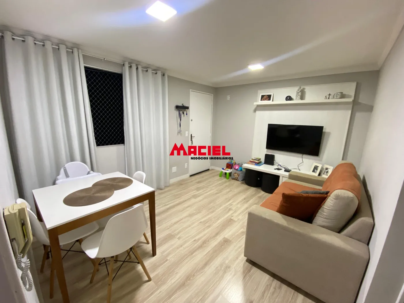 Comprar Apartamento / Padr&atilde;o em S&atilde;o Jos&eacute; dos Campos R$ 325.000,00 - Foto 1