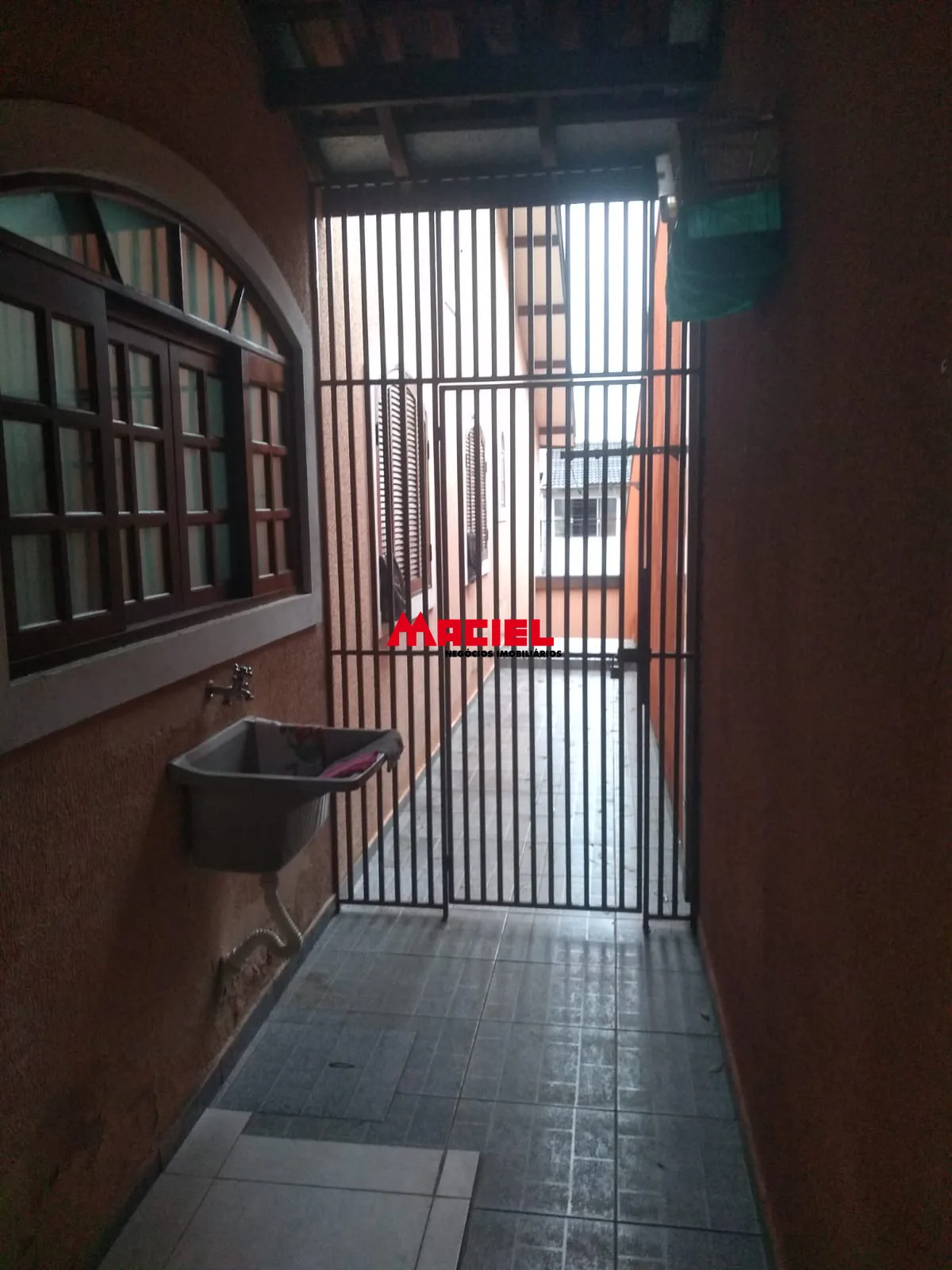 Comprar Casa / Sobrado em S&atilde;o Jos&eacute; dos Campos R$ 450.000,00 - Foto 4