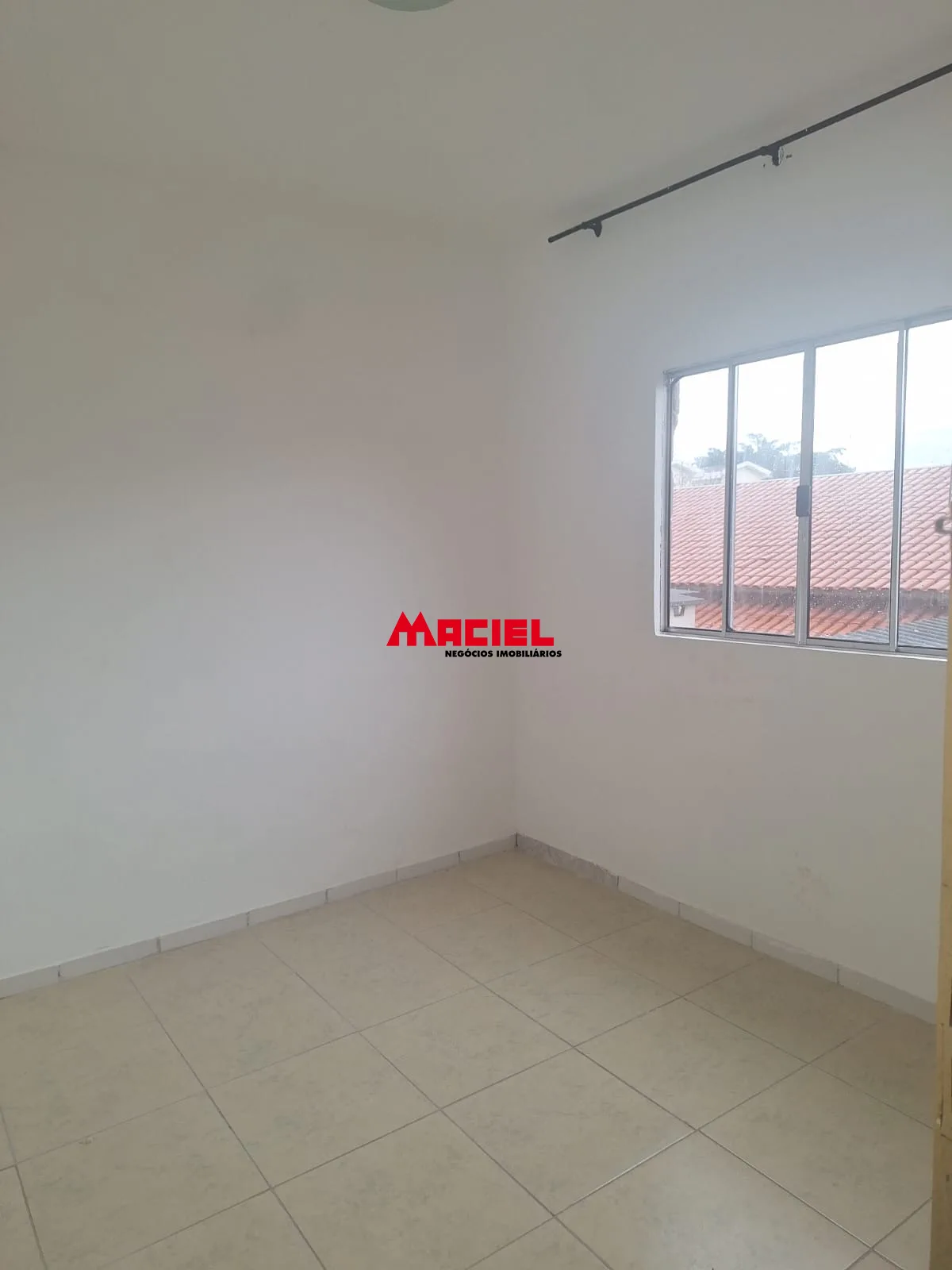 Alugar Casa / Ed&iacute;cula em S&atilde;o Jos&eacute; dos Campos R$ 1.550,00 - Foto 1