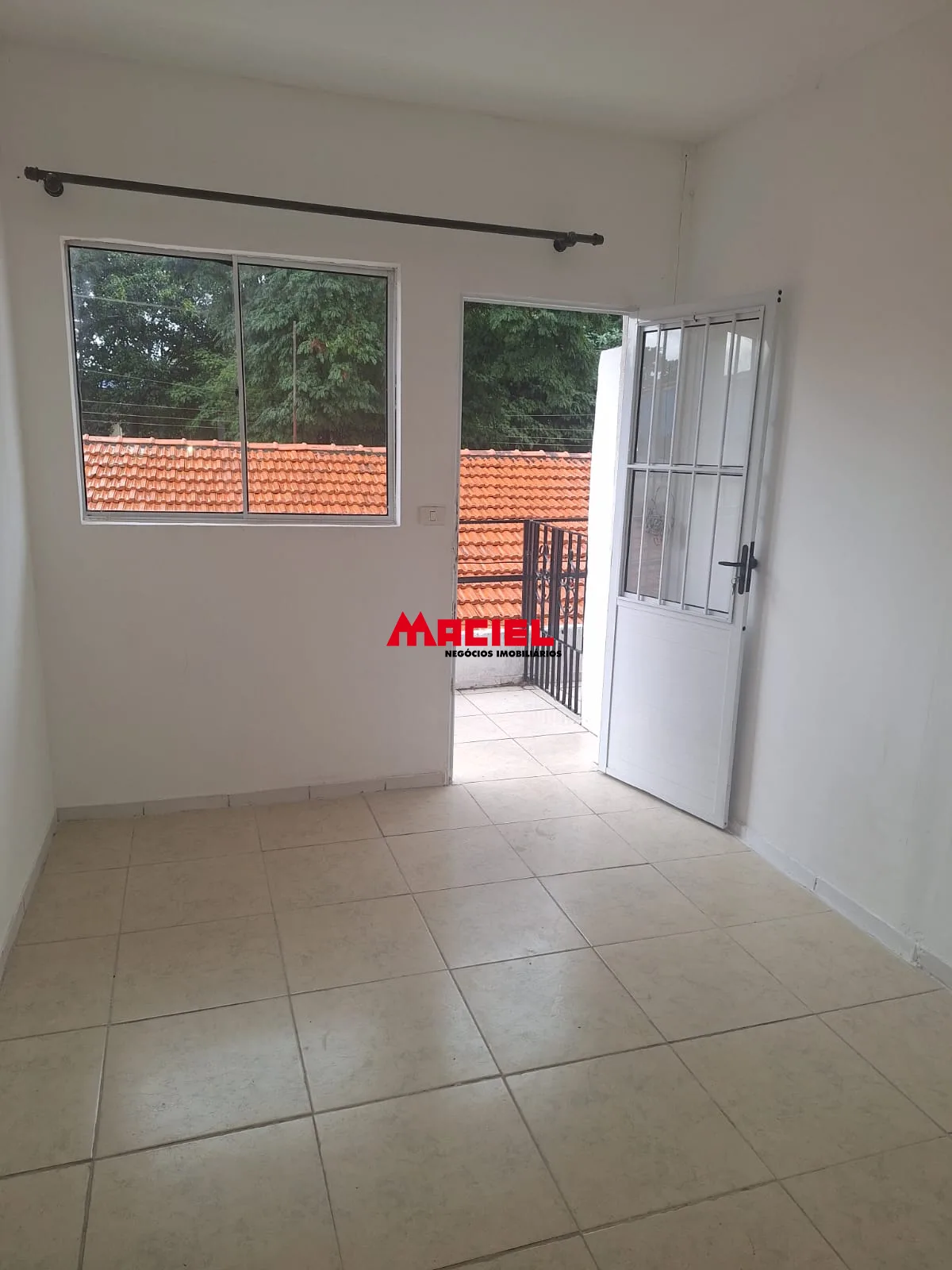 Alugar Casa / Ed&iacute;cula em S&atilde;o Jos&eacute; dos Campos R$ 1.550,00 - Foto 9