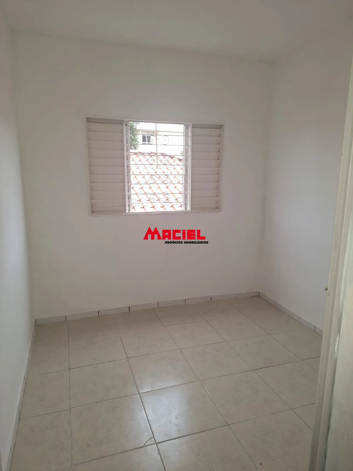 Alugar Casa / Ed&iacute;cula em S&atilde;o Jos&eacute; dos Campos R$ 1.550,00 - Foto 4