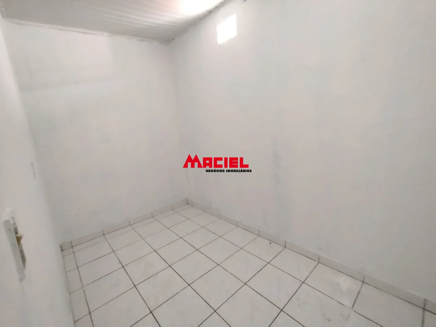 Comprar Casa / Sobrado em S&atilde;o Jos&eacute; dos Campos R$ 300.000,00 - Foto 2