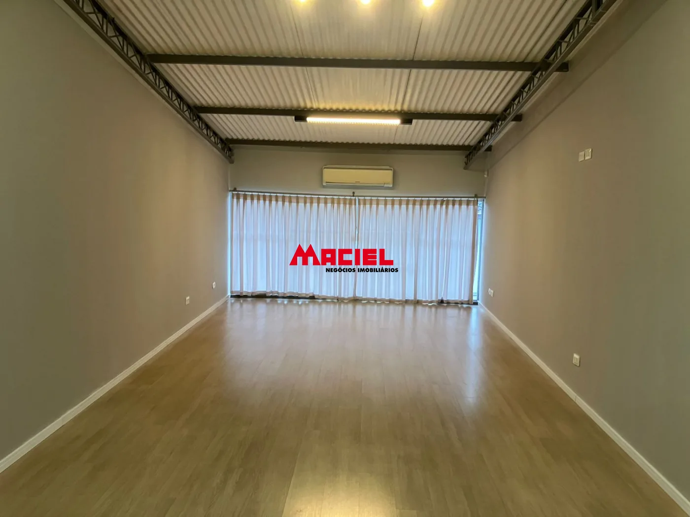 Alugar Comercial / Pr&eacute;dio em S&atilde;o Jos&eacute; dos Campos R$ 10.000,00 - Foto 4