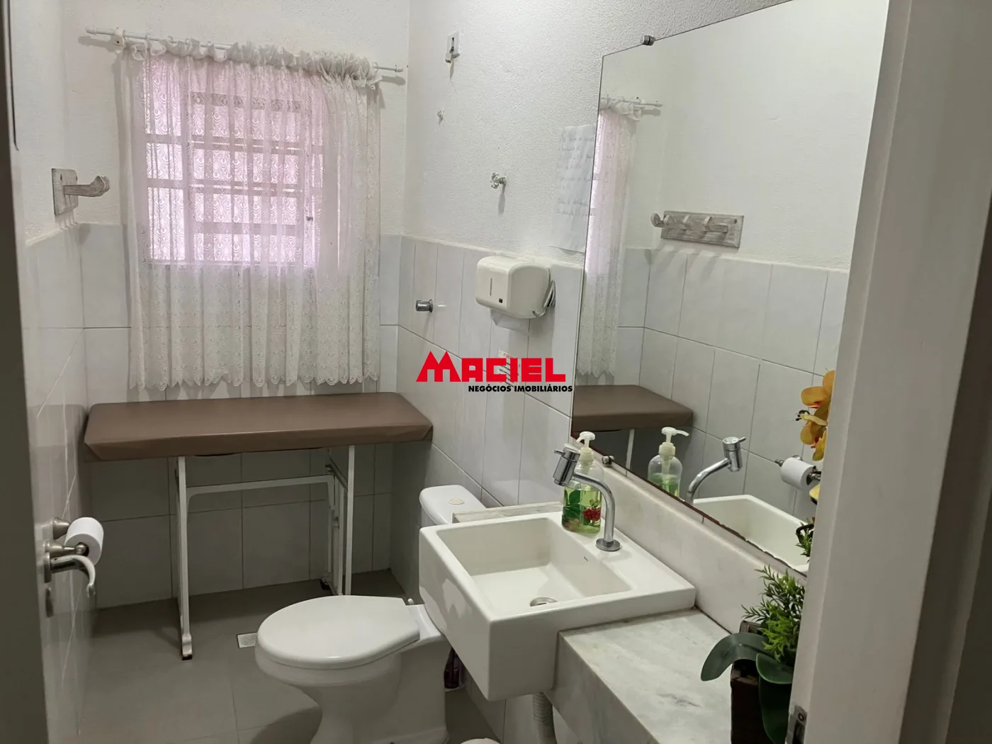 Alugar Comercial / Pr&eacute;dio em S&atilde;o Jos&eacute; dos Campos R$ 10.000,00 - Foto 15