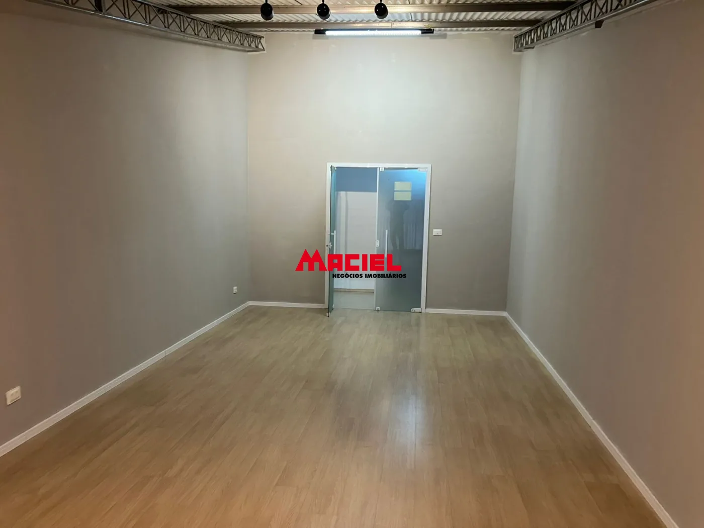 Alugar Comercial / Pr&eacute;dio em S&atilde;o Jos&eacute; dos Campos R$ 10.000,00 - Foto 19