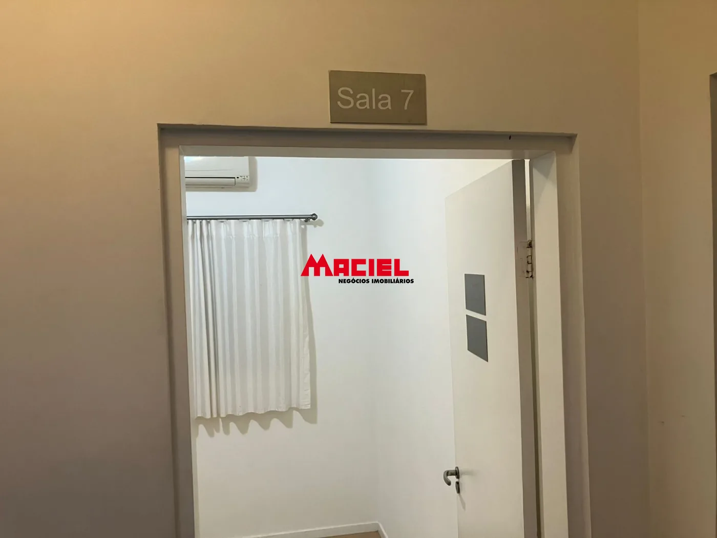 Alugar Comercial / Pr&eacute;dio em S&atilde;o Jos&eacute; dos Campos R$ 10.000,00 - Foto 20
