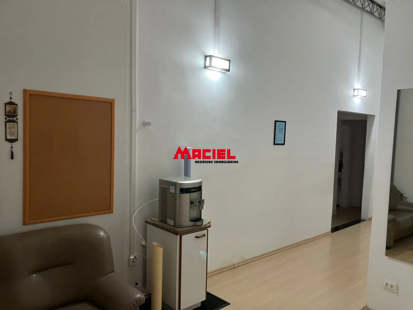 Alugar Comercial / Pr&eacute;dio em S&atilde;o Jos&eacute; dos Campos R$ 10.000,00 - Foto 23