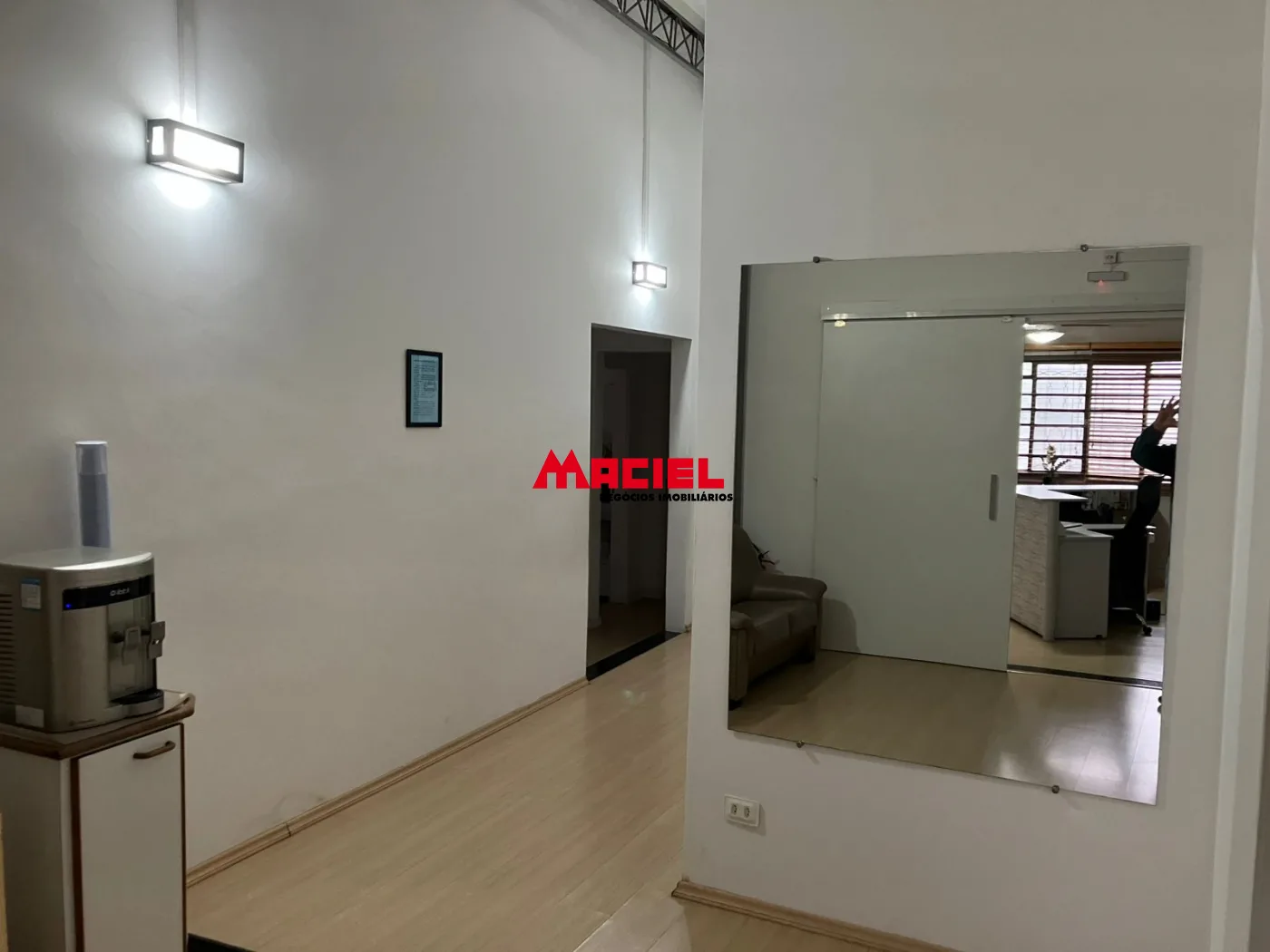 Alugar Comercial / Pr&eacute;dio em S&atilde;o Jos&eacute; dos Campos R$ 10.000,00 - Foto 29