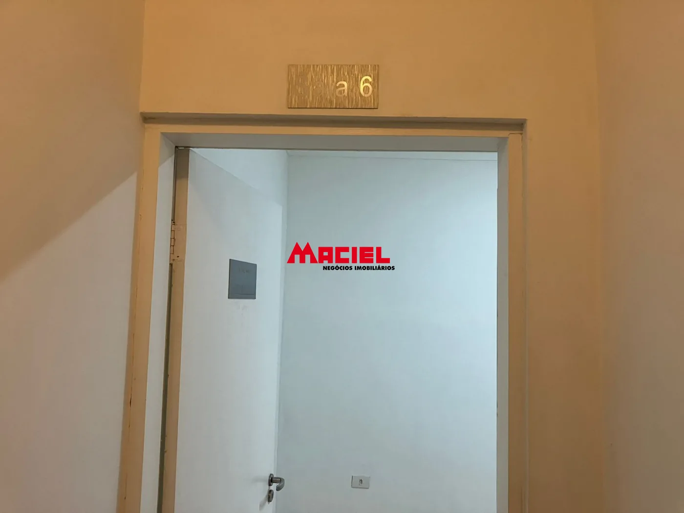 Alugar Comercial / Pr&eacute;dio em S&atilde;o Jos&eacute; dos Campos R$ 10.000,00 - Foto 31