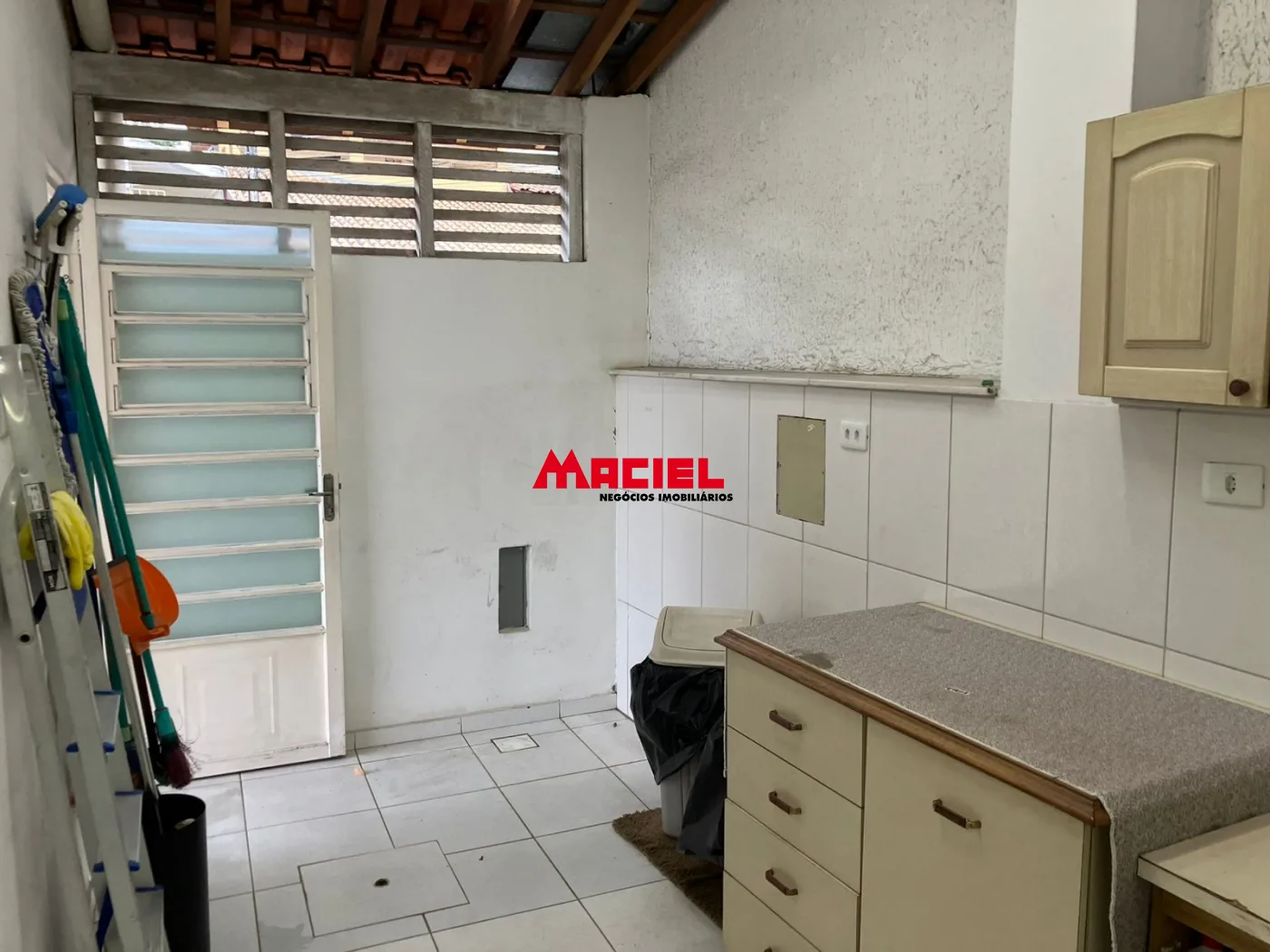 Alugar Comercial / Pr&eacute;dio em S&atilde;o Jos&eacute; dos Campos R$ 10.000,00 - Foto 32
