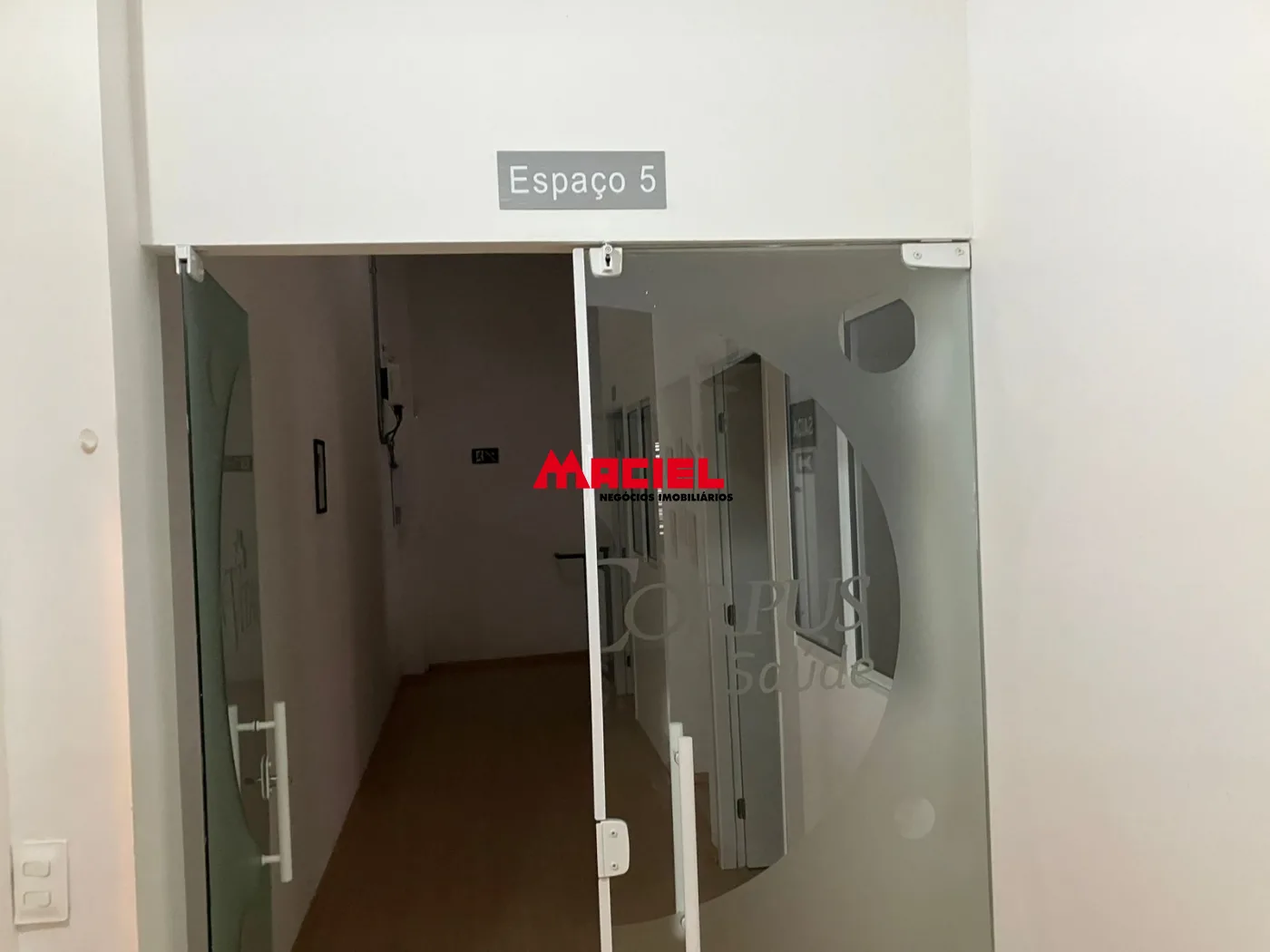Alugar Comercial / Pr&eacute;dio em S&atilde;o Jos&eacute; dos Campos R$ 10.000,00 - Foto 47