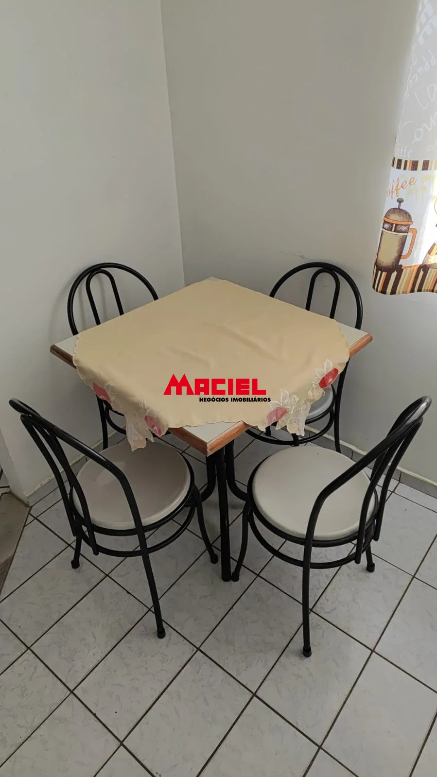 Alugar Apartamento / Mobiliado em S&atilde;o Jos&eacute; dos Campos R$ 2.500,00 - Foto 14