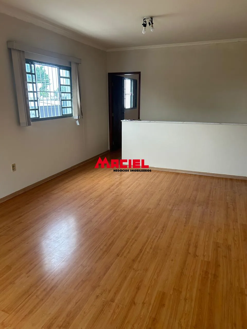 Alugar Casa / Sobrado em S&atilde;o Jos&eacute; dos Campos R$ 3.000,00 - Foto 2