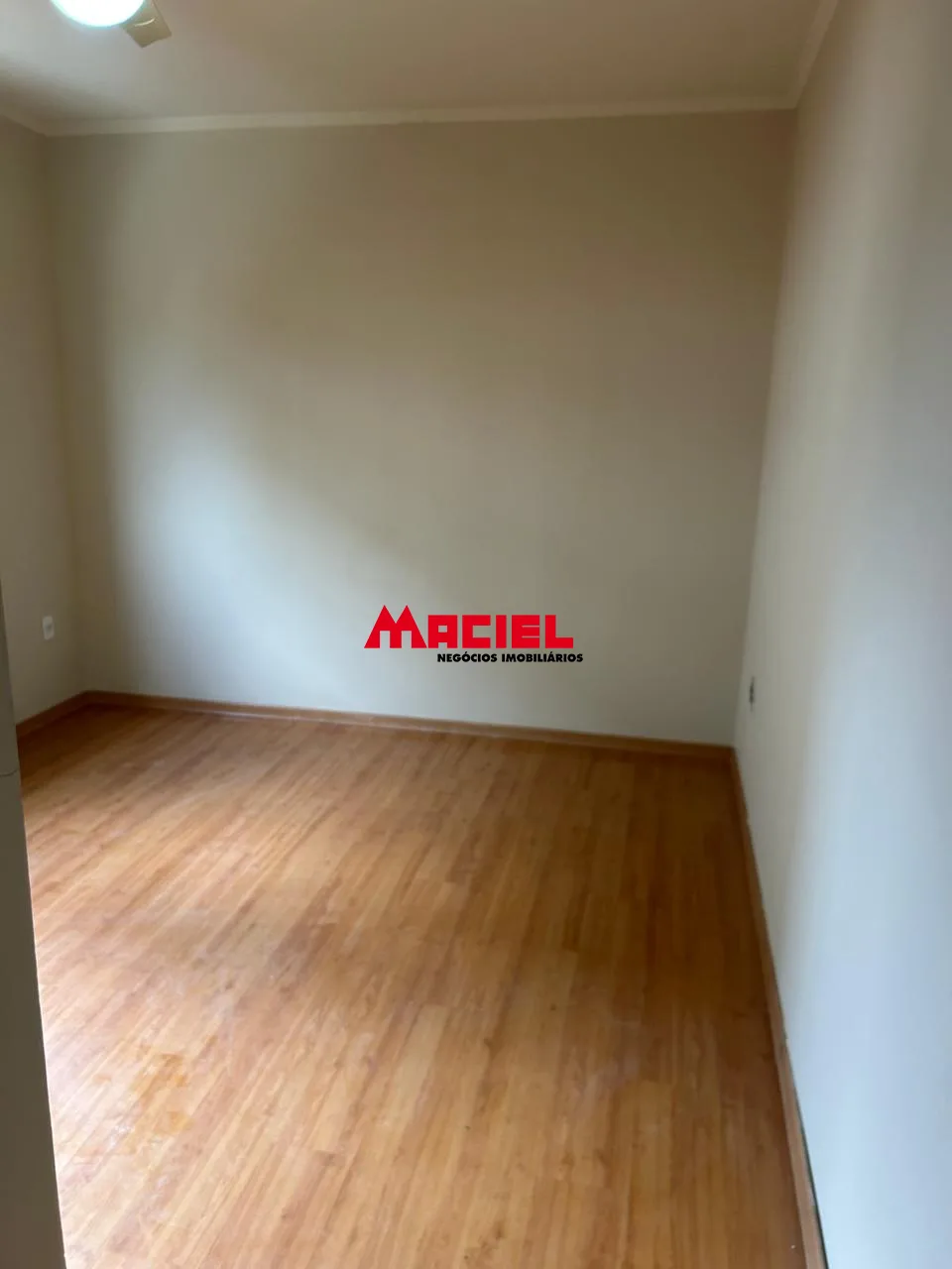 Alugar Casa / Sobrado em S&atilde;o Jos&eacute; dos Campos R$ 3.000,00 - Foto 5