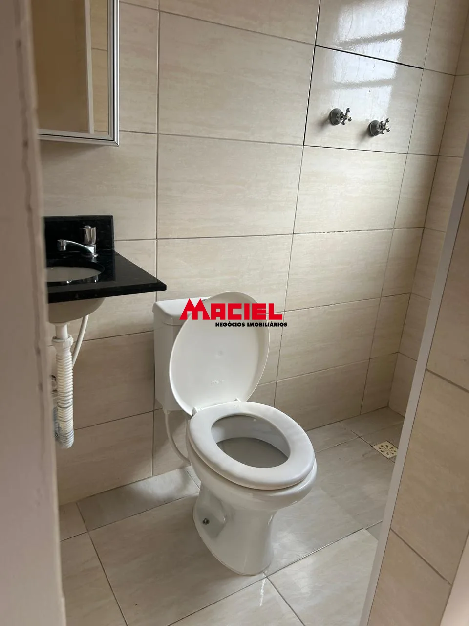 Alugar Casa / Sobrado em S&atilde;o Jos&eacute; dos Campos R$ 3.000,00 - Foto 8